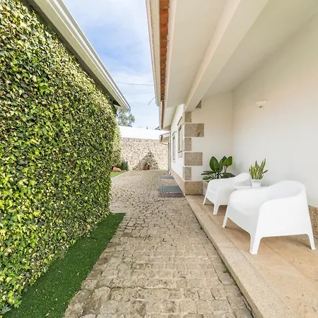 Casa Da Hera By House And People *