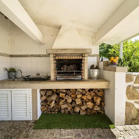 Casa Da Hera By House And People Holiday home