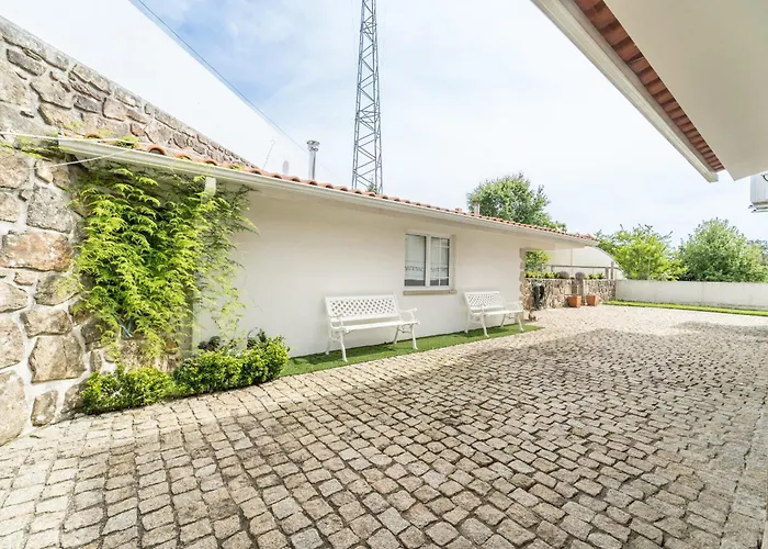 Casa Da Hera By House And People Vakantiehuis Ponte de Lima