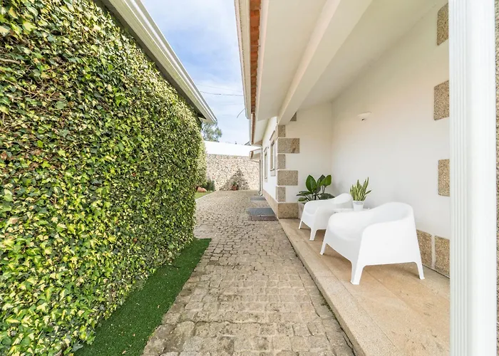 Casa Da Hera By House And People *